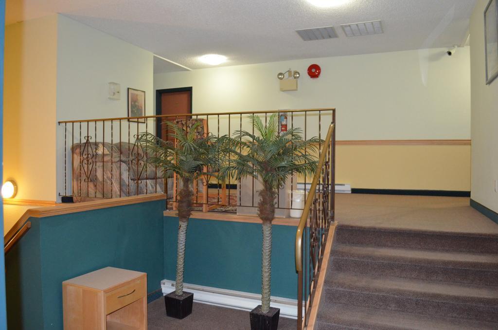 Canadas Best Value Inn & Suites-Castlegar Exteriér fotografie