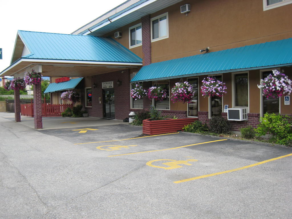 Canadas Best Value Inn & Suites-Castlegar Exteriér fotografie