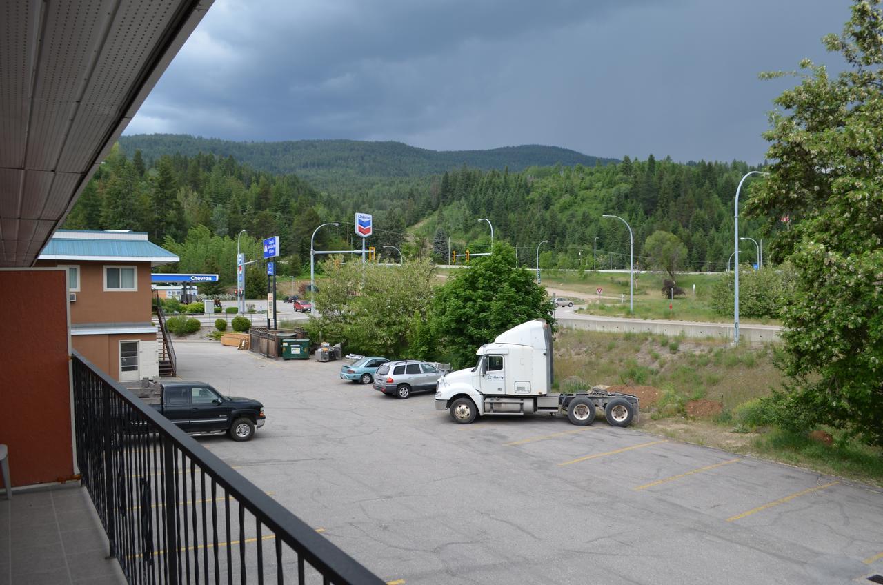 Canadas Best Value Inn & Suites-Castlegar Exteriér fotografie